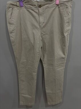 Old Navy Women's Skinny Chinos in Light Khaki